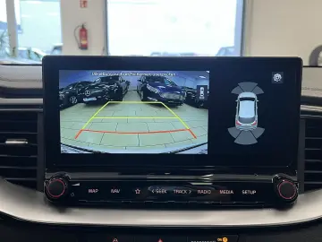 KIA XCeed Platinum Edition Plug-in Pano LED JBL
