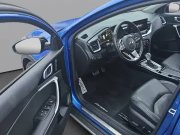 KIA XCeed 1.6 T DCT PLATINUM  GLASDACH LEDER
