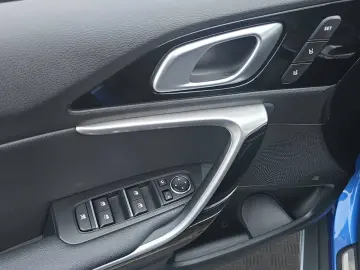 KIA XCeed 1.6 T DCT PLATINUM  GLASDACH LEDER