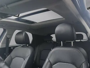 KIA XCeed 1.6 T DCT PLATINUM  GLASDACH LEDER