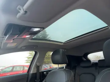 KIA XCEED 1.5T Platinum Glasdach LED Kamera Navi