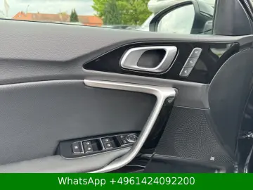 KIA XCeed Platinum Edition AHK ACC PANO JBL KAMERA
