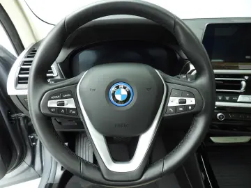 BMW X3 xDrive30e   LED   navi   Schiebedach   Sports
