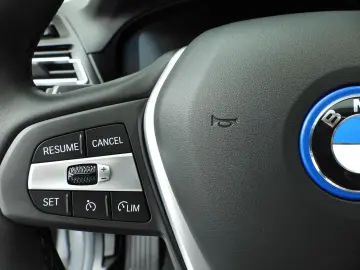BMW X3 xDrive30e   LED   navi   Schiebedach   Sports