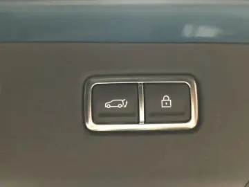 KIA EV9 99kWh AWD GTLine Launch  -24%  7S