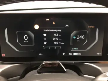KIA EV9 99kWh AWD GTLine Launch  -24%  7S
