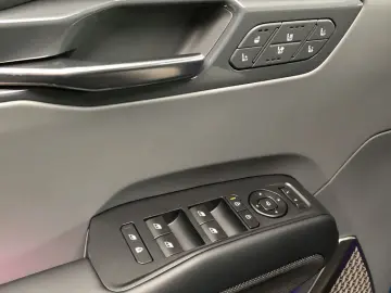 KIA EV9 99kWh AWD GTLine Launch  -24%  7S