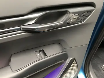 KIA EV9 99kWh AWD GTLine Launch  -24%  7S