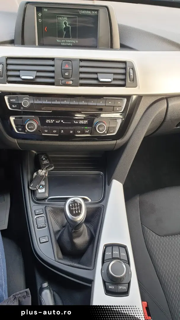 BMW Seria 3 318d xDrive Advantage