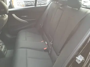 BMW Seria 3 318d xDrive Advantage