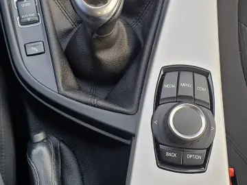 BMW Seria 3 318d xDrive Advantage