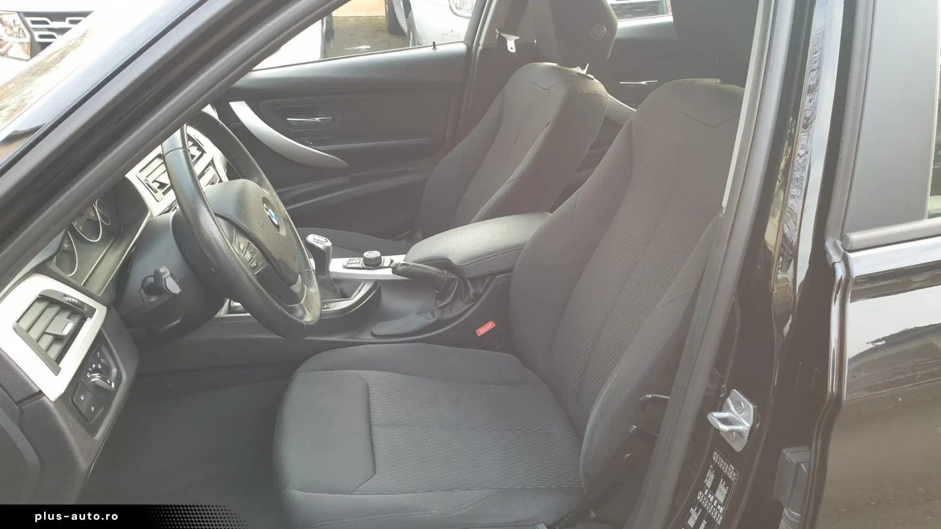 BMW Seria 3 318d xDrive Advantage