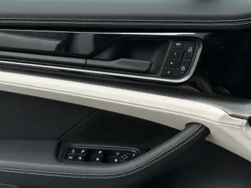 PORSCHE Panamera 4S E-Hybrid PANO BOSE Soft-Close