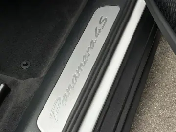 PORSCHE Panamera 4S E-Hybrid PANO BOSE Soft-Close
