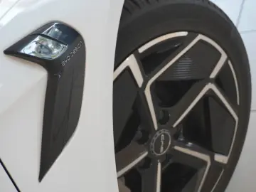 BYD SEAL RWD DESIGN 82 5 KWH NAVI LED SPORT PANO. SH