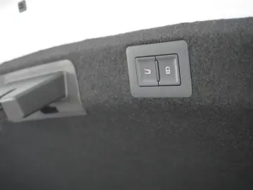 BYD SEAL RWD DESIGN 82 5 KWH NAVI LED SPORT PANO. SH