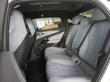 BYD SEAL RWD DESIGN 82 5 KWH NAVI LED SPORT PANO. SH