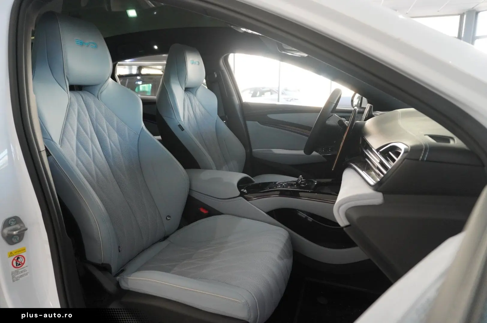 BYD SEAL RWD DESIGN 82 5 KWH NAVI LED SPORT PANO. SH