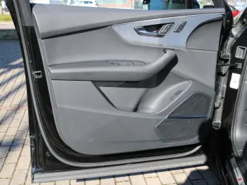 AUDI Q7 50 TDI quattro S line B&O