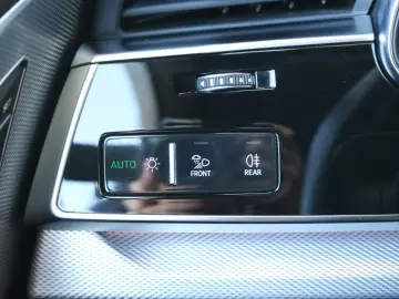AUDI Q7 50 TDI quattro S line B&O