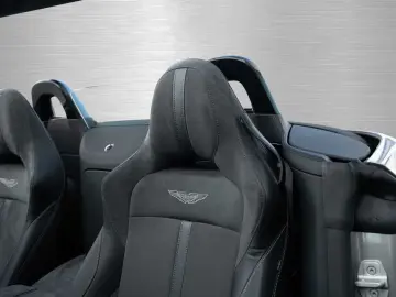 ASTON MARTIN V8 Vantage Roadster F1 Edition Q Special Farbe