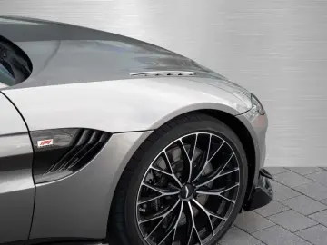 ASTON MARTIN V8 Vantage Roadster F1 Edition Q Special Farbe