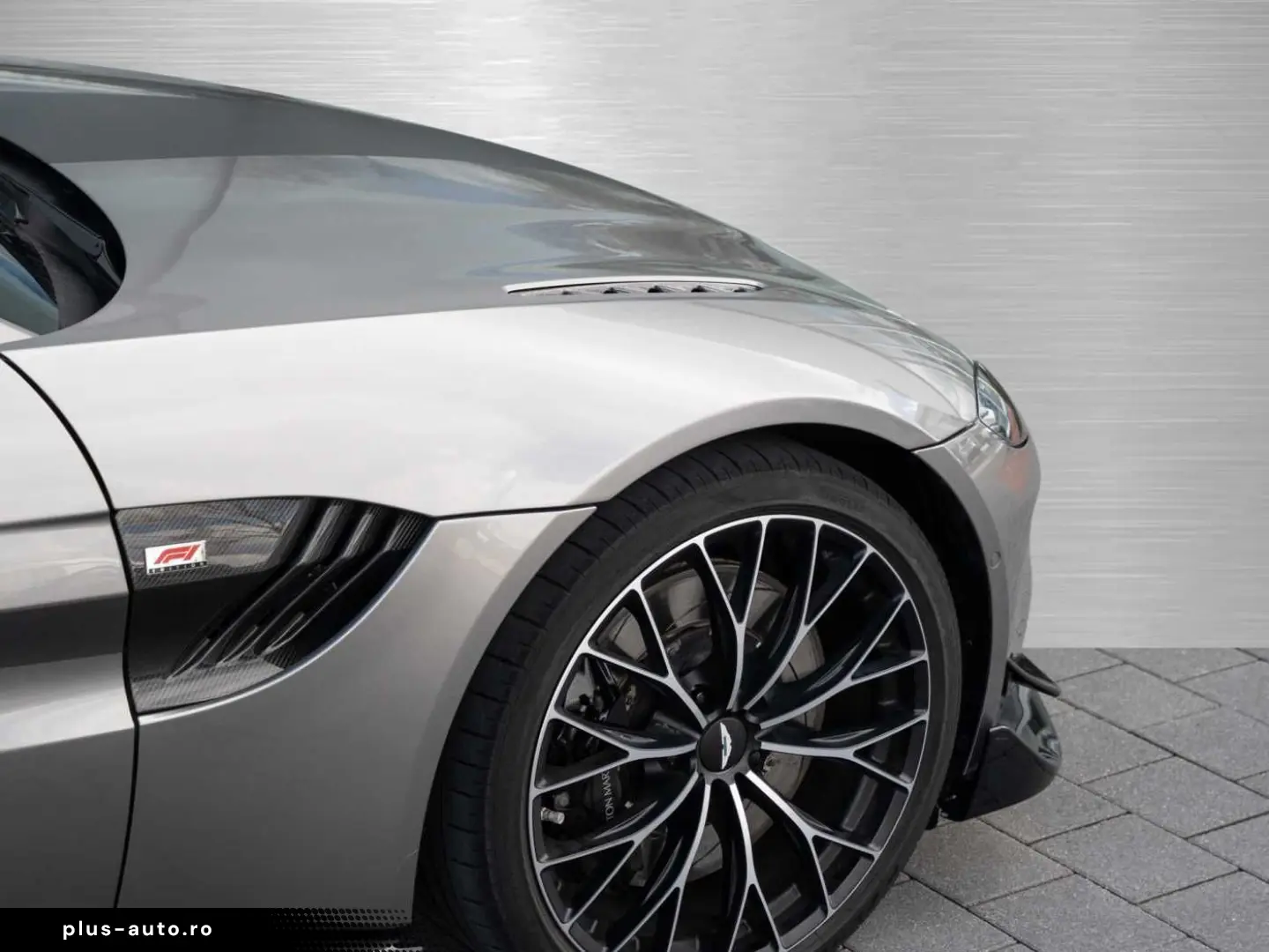 ASTON MARTIN V8 Vantage Roadster F1 Edition Q Special Farbe