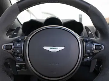 ASTON MARTIN V8 Vantage Roadster F1 Edition Q Special Farbe