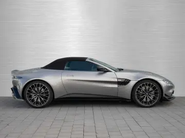 ASTON MARTIN V8 Vantage Roadster F1 Edition Q Special Farbe