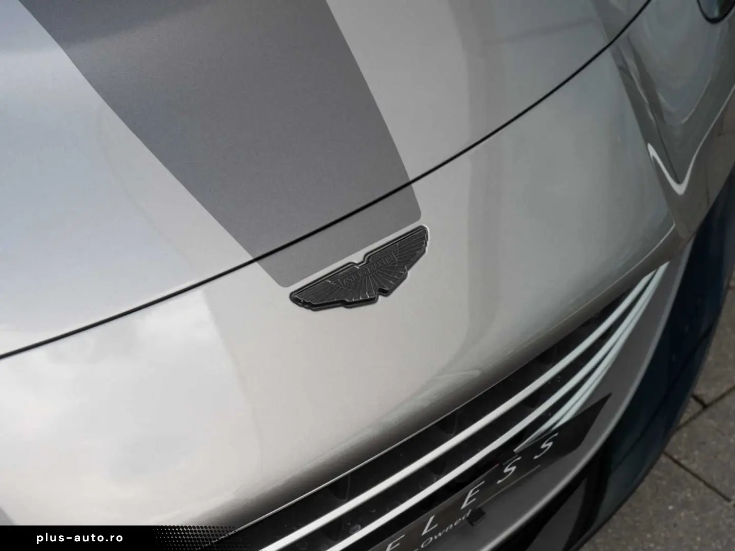 ASTON MARTIN V8 Vantage Roadster F1 Edition Q Special Farbe