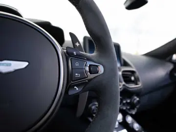 ASTON MARTIN V8 Vantage Roadster F1 Edition Q Special Farbe