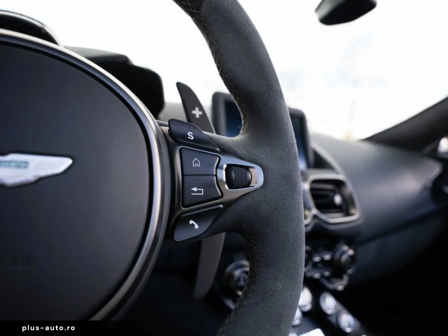 ASTON MARTIN V8 Vantage Roadster F1 Edition Q Special Farbe