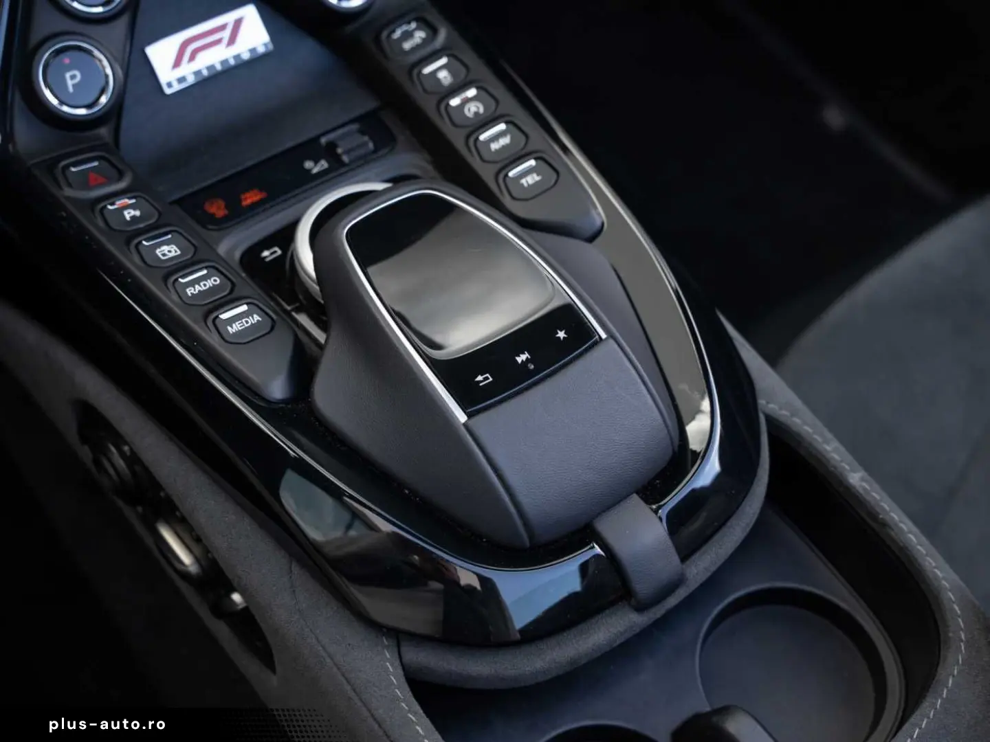 ASTON MARTIN V8 Vantage Roadster F1 Edition Q Special Farbe