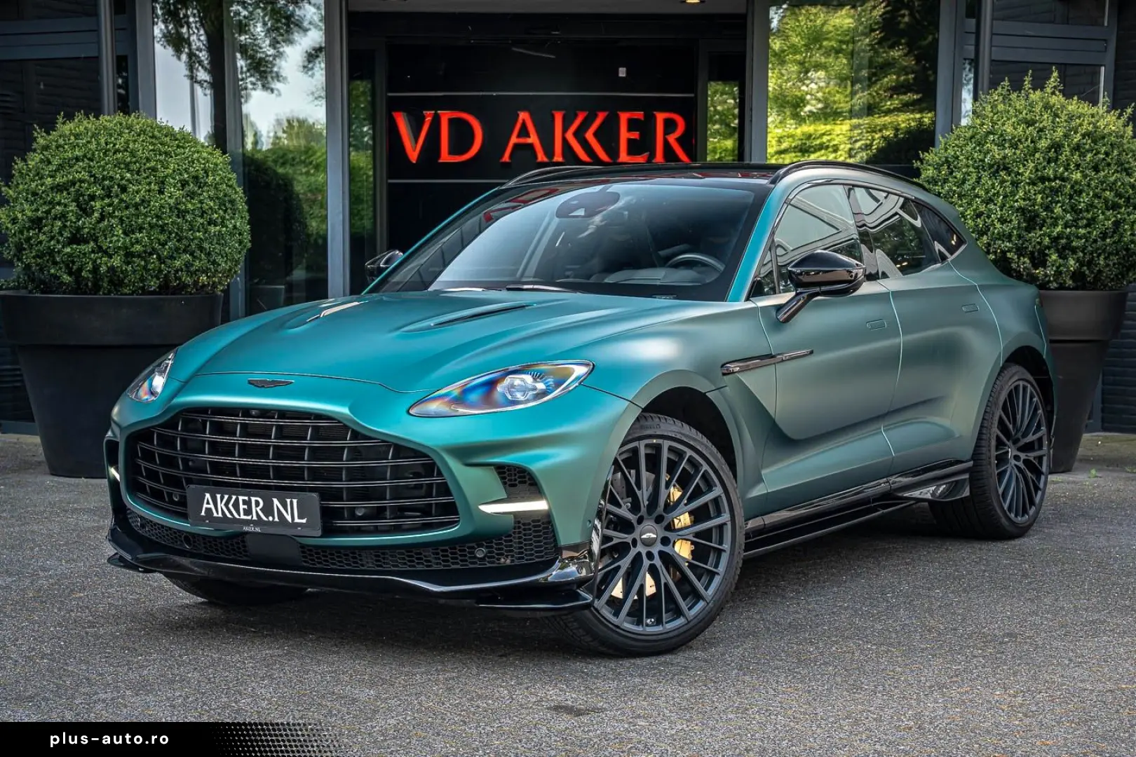 ASTON MARTIN DBX707 Ceramic Brakes   23 Inch   4x Vent.Seats