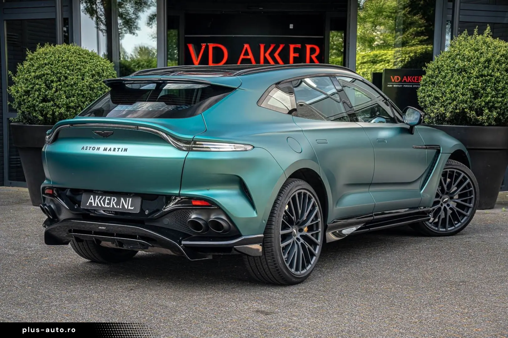 ASTON MARTIN DBX707 Ceramic Brakes   23 Inch   4x Vent.Seats