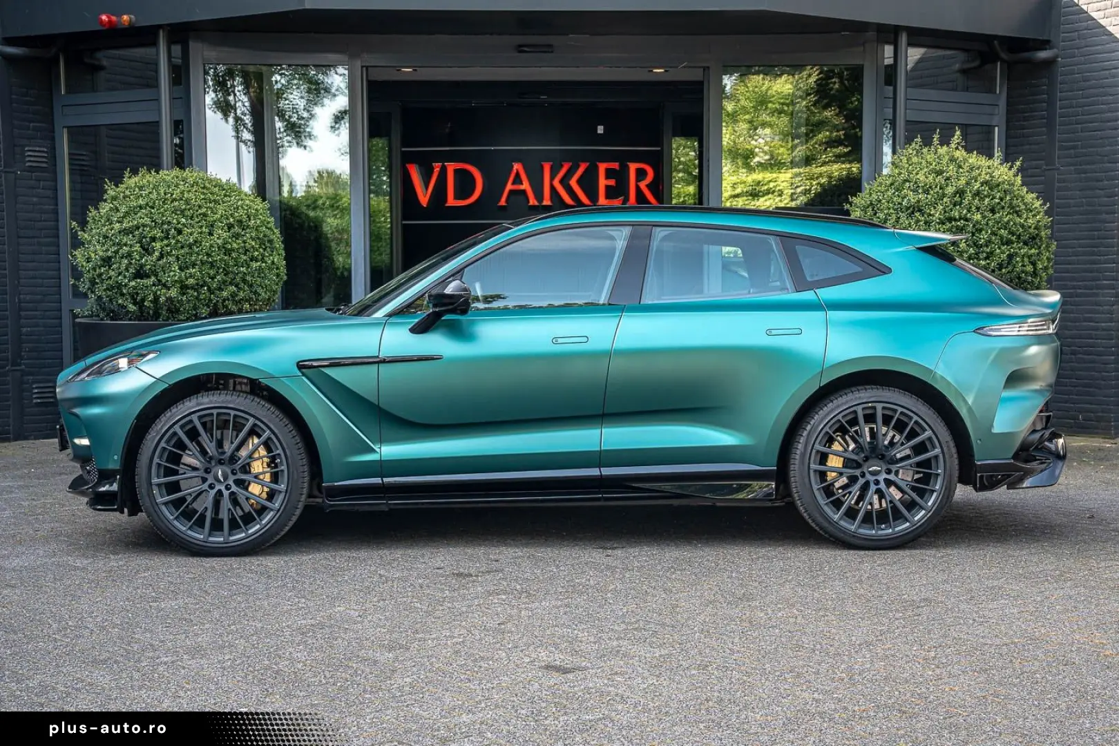 ASTON MARTIN DBX707 Ceramic Brakes   23 Inch   4x Vent.Seats
