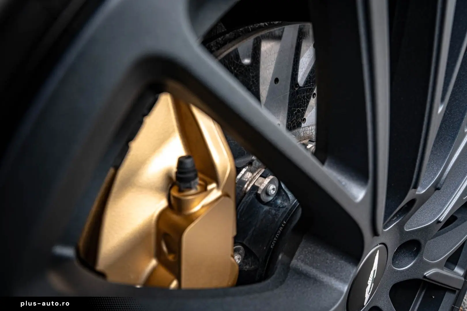 ASTON MARTIN DBX707 Ceramic Brakes   23 Inch   4x Vent.Seats