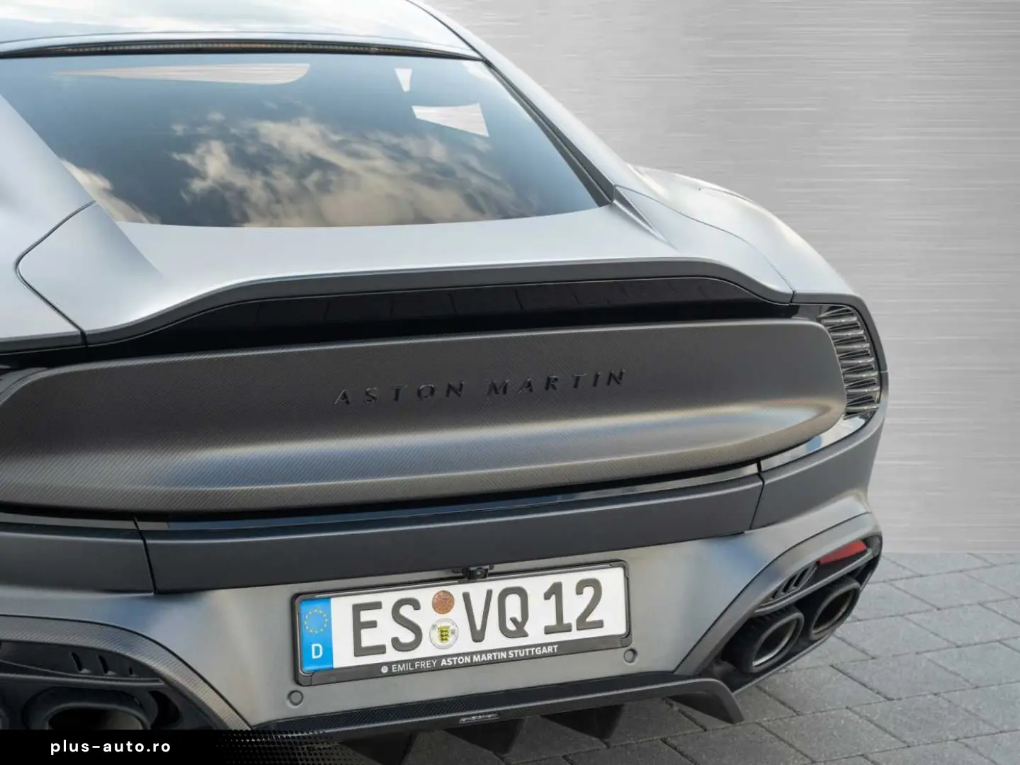 ASTON MARTIN Vanquish