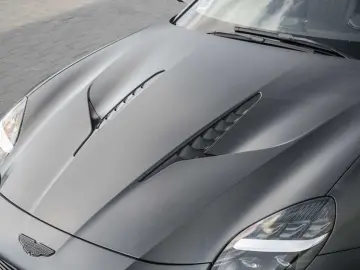 ASTON MARTIN Vanquish