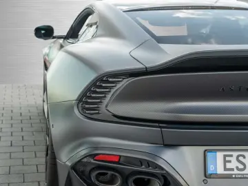 ASTON MARTIN Vanquish