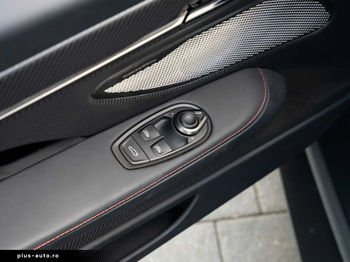 ASTON MARTIN Vanquish