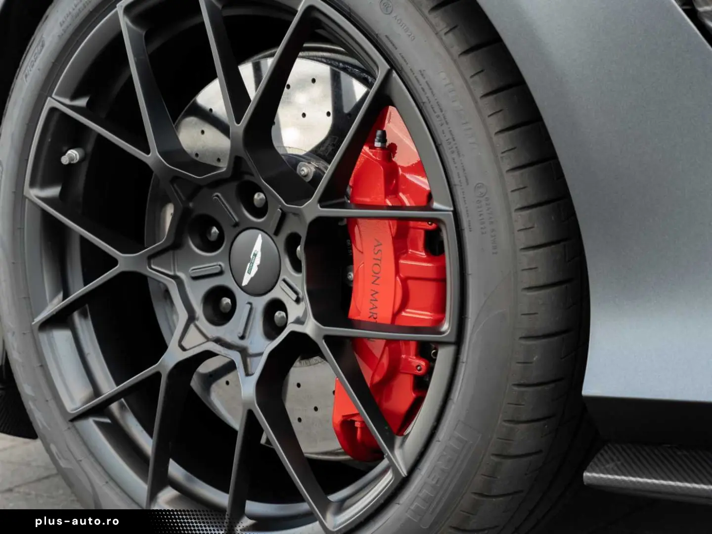 ASTON MARTIN Vanquish