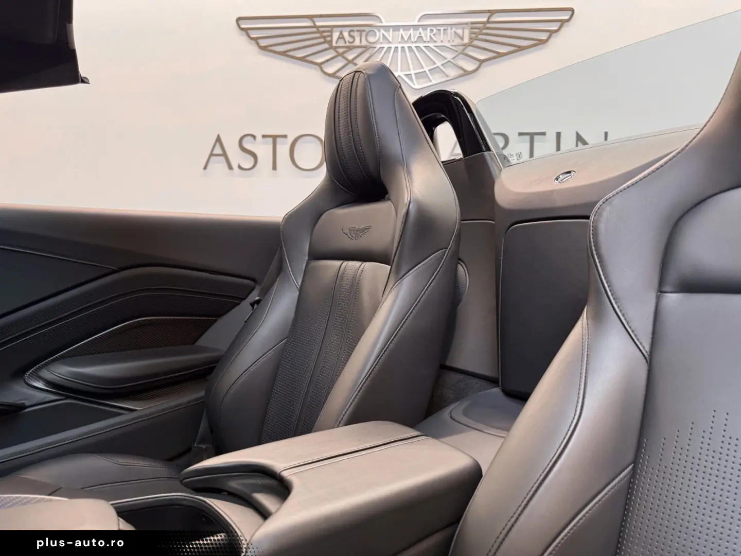 ASTON MARTIN Roadster