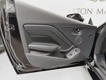 ASTON MARTIN Roadster
