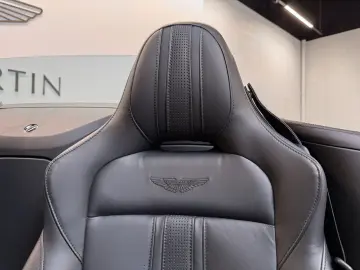 ASTON MARTIN Roadster