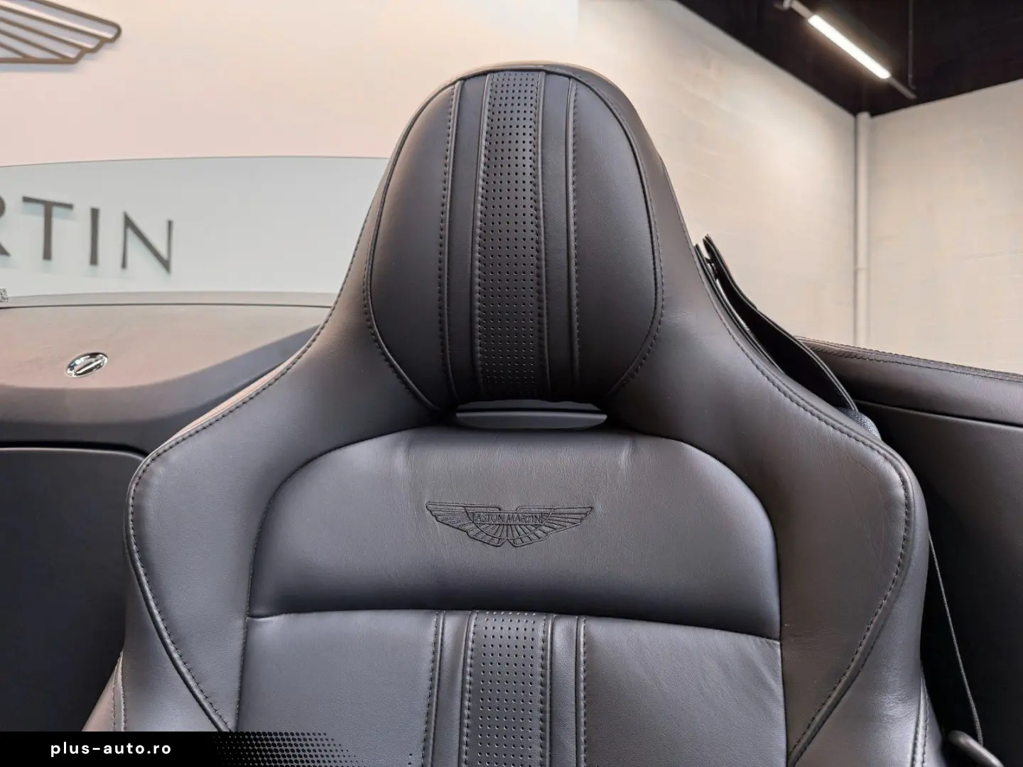 ASTON MARTIN Roadster