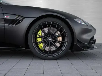 ASTON MARTIN V8 Vantage F1 Edition Carbon