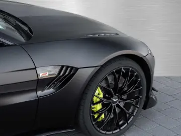 ASTON MARTIN V8 Vantage F1 Edition Carbon