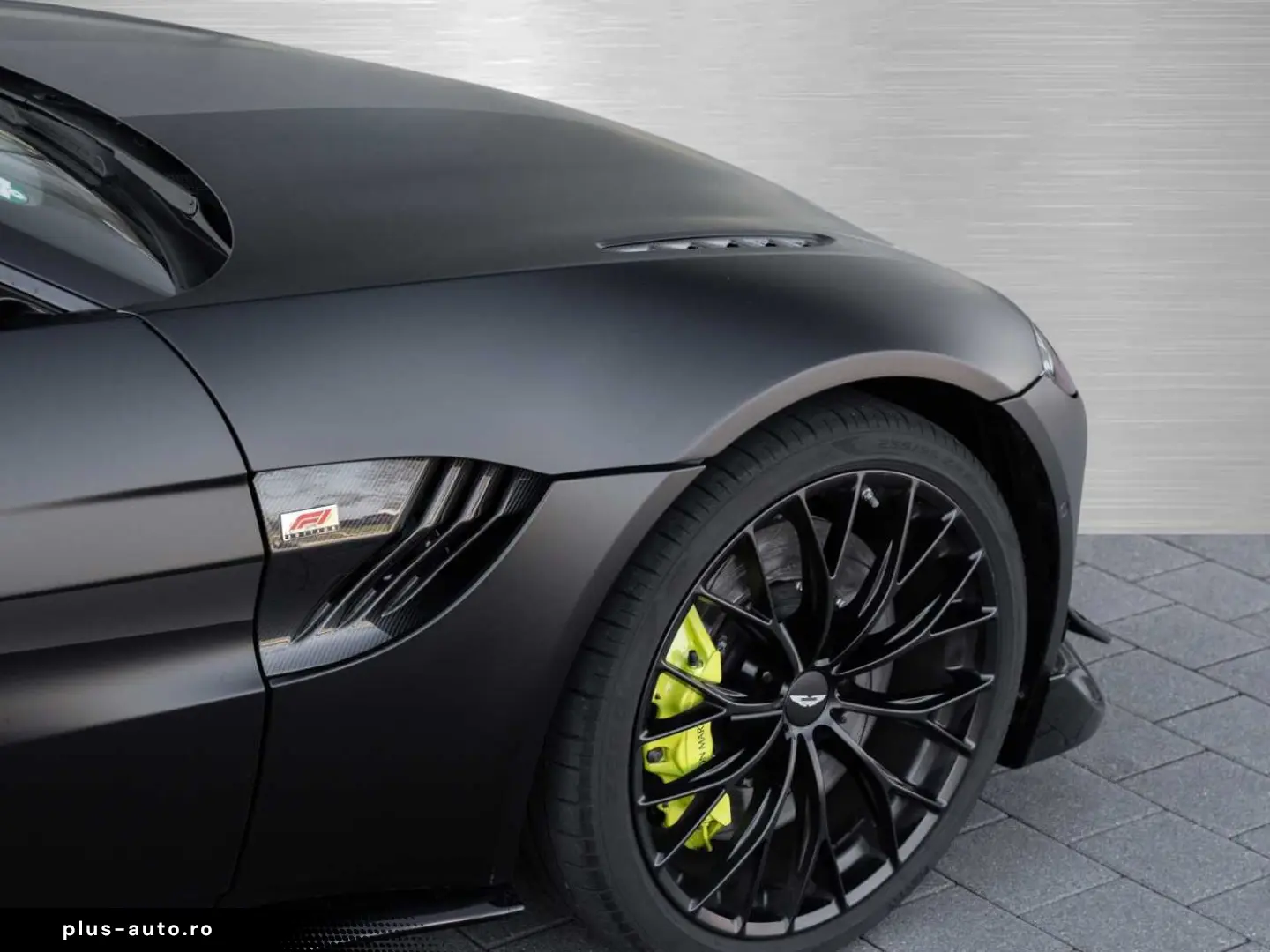 ASTON MARTIN V8 Vantage F1 Edition Carbon