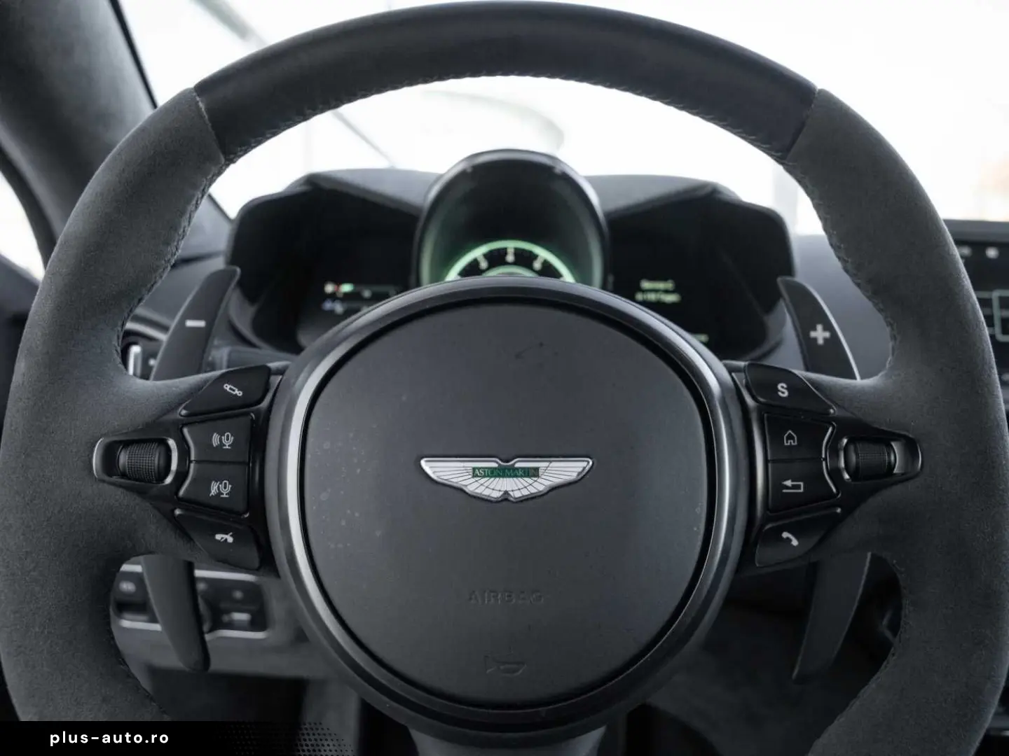 ASTON MARTIN V8 Vantage F1 Edition Carbon